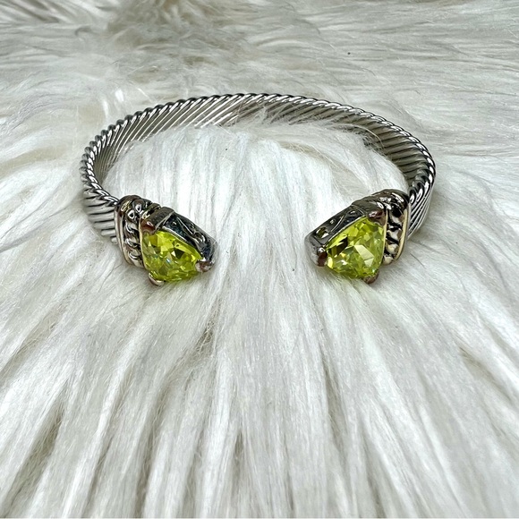 💚 Cable Cuff Bracelet with Peridot Green Gemstones 💚 - Picture 3 of 5